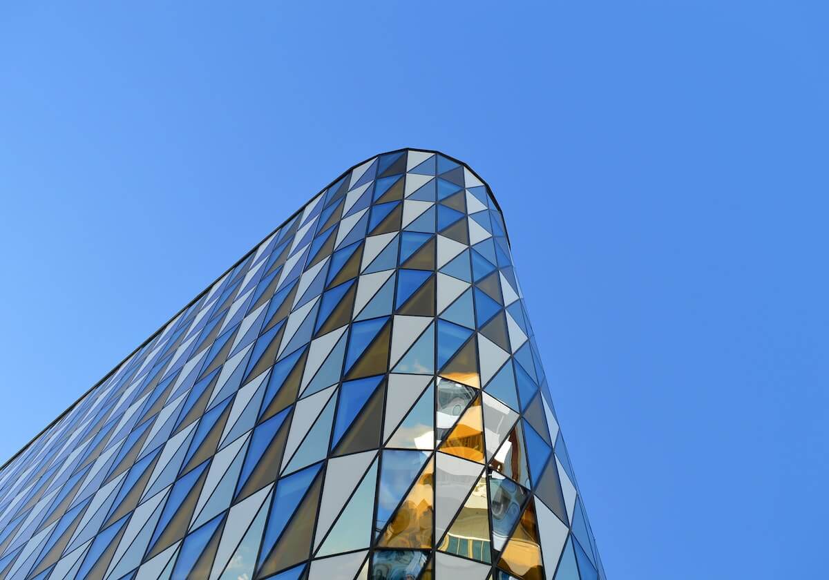 邮报：球迷假扮黄老板混进老特拉福德，随后被工作人员识破