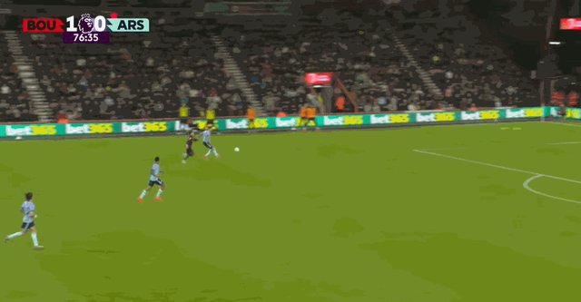 1729365691664086672.gif 点球.gif