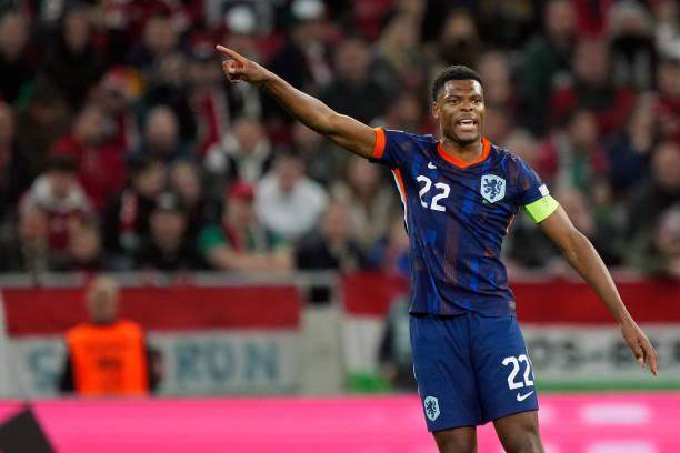 1728691712157097092.jpg 2177230890-612x612.jpg