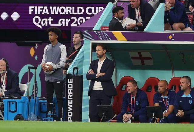 1669418995262085146.jpg 64946535-11462477-image-a-42_166.jpg