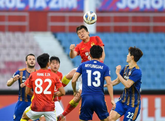 【亚冠】何立攀神扑科斯陶世界波 蔚山3比0广州队